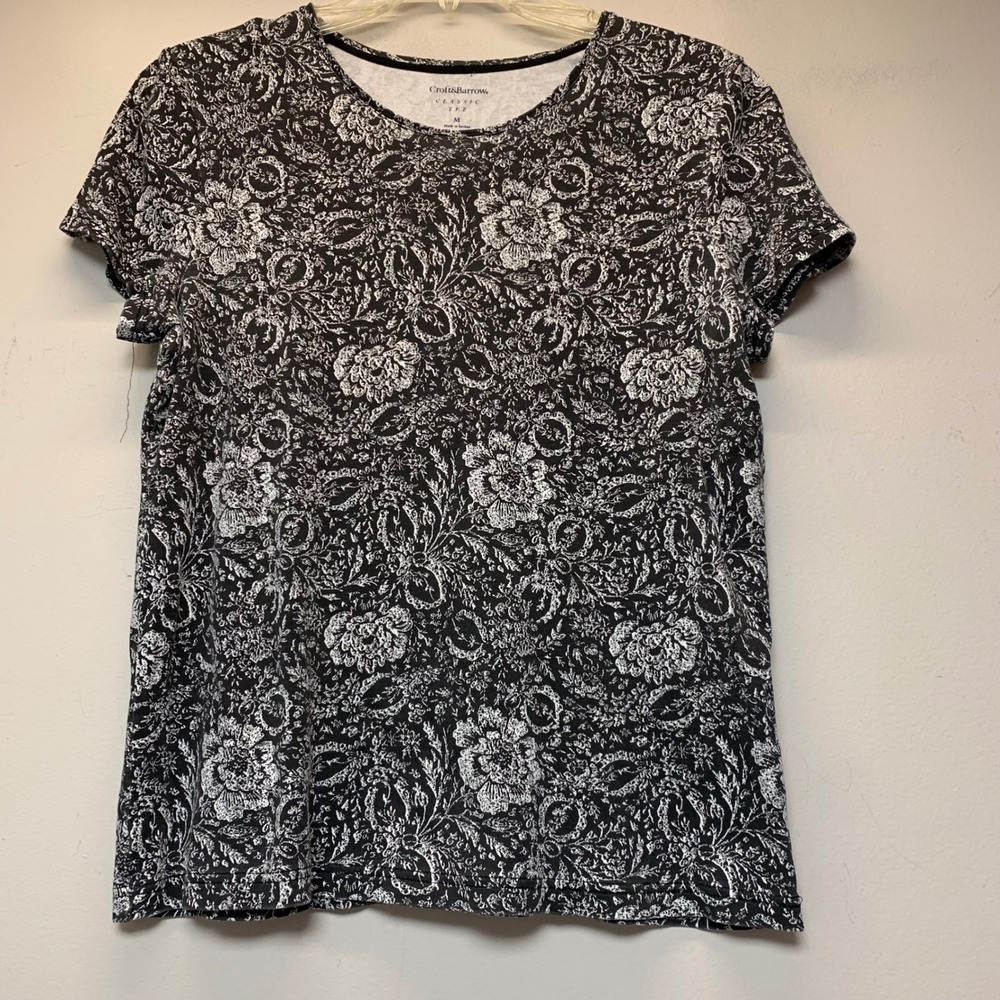 Croft & Barrow Classic Tee Women Size M Black White Floral Cotton Top Excellent